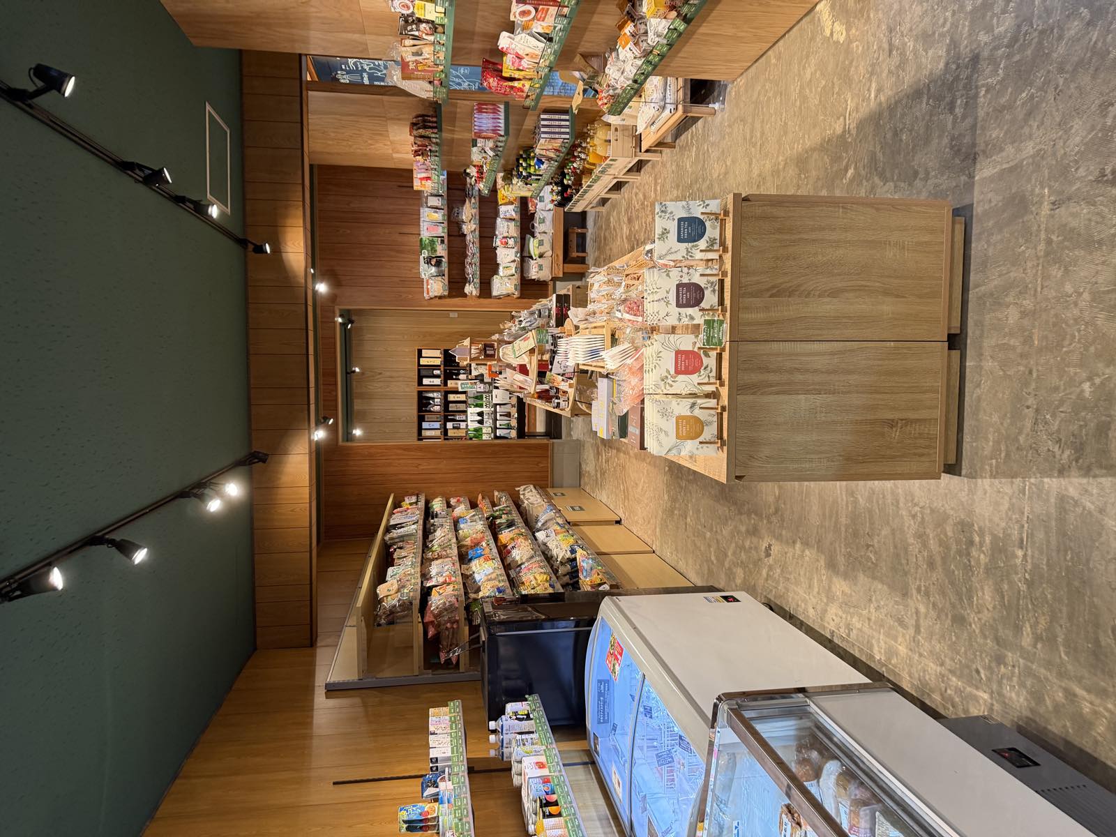 店内全景